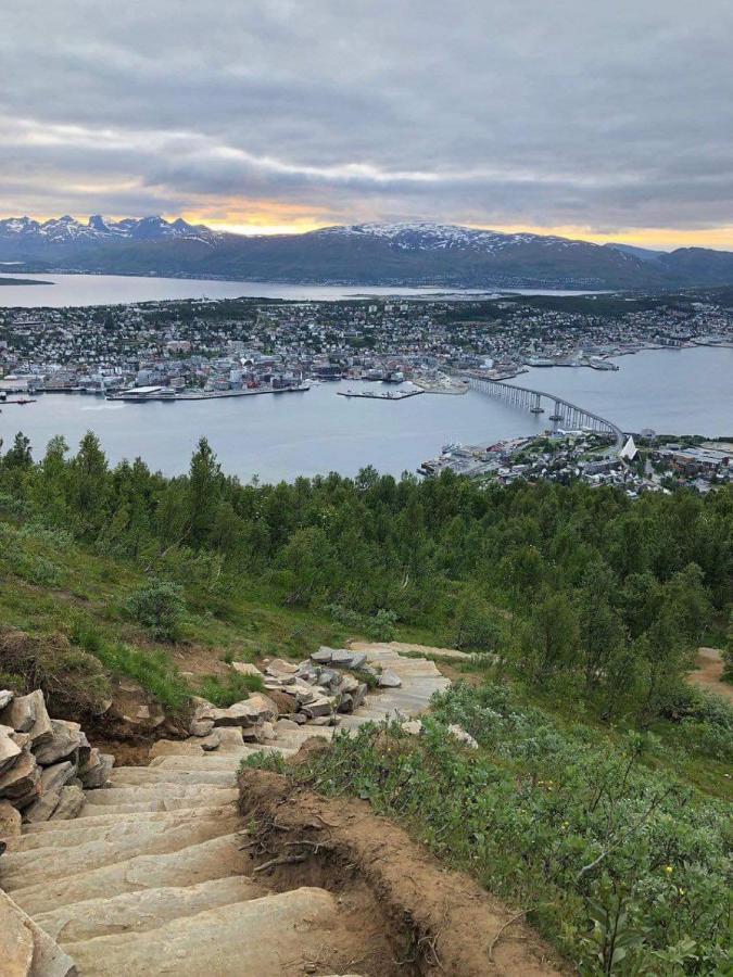 New! Modern - Central - Cozy Place By The Sherpa Stairs Tromsø Exterior foto